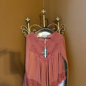 Ultra Pink Terracotta Lace Top
